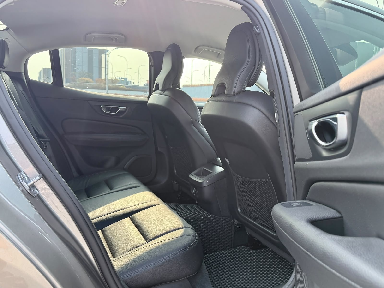 Volvo S60 T4 Momentum photo 6